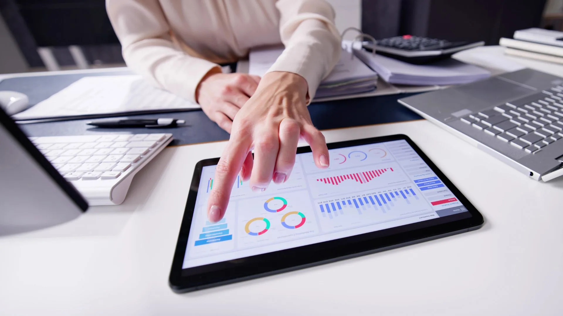Competitive Analysis in Search Engines